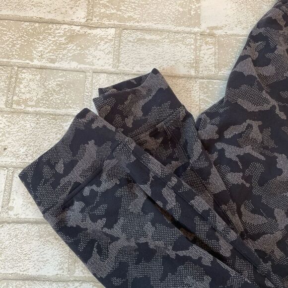 Lululemon ready to rulu camo joggers - Picture 3 of 8
